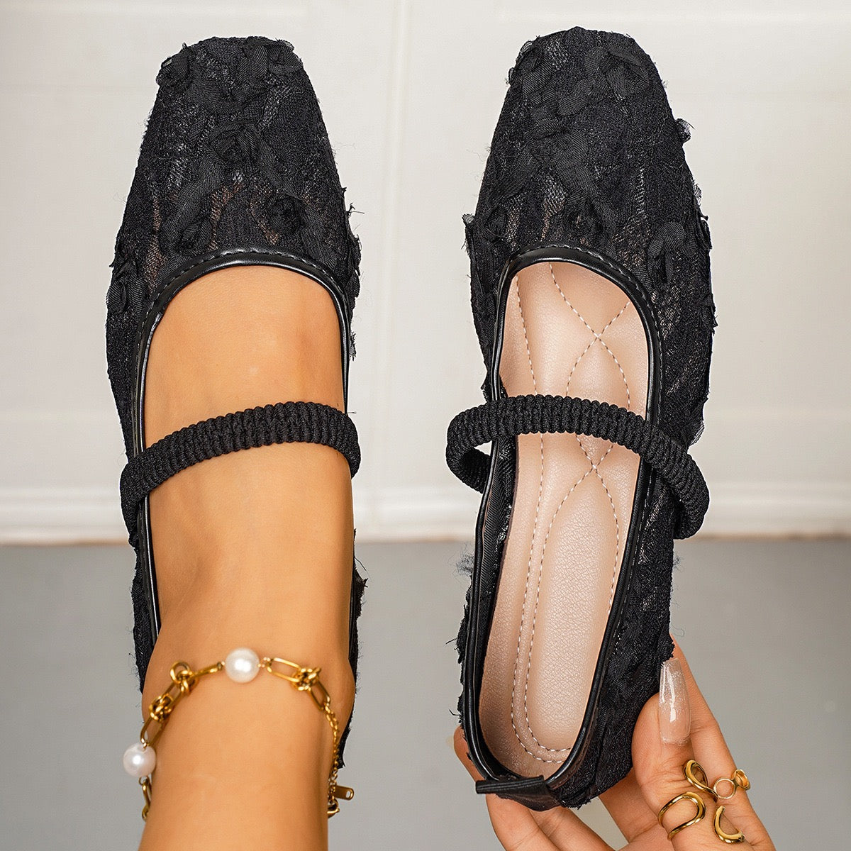 Lace Flower Flat Pumps