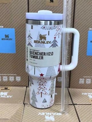 Stanley 40oz Quencher H2.0 Flowstate Christmas Tumbler